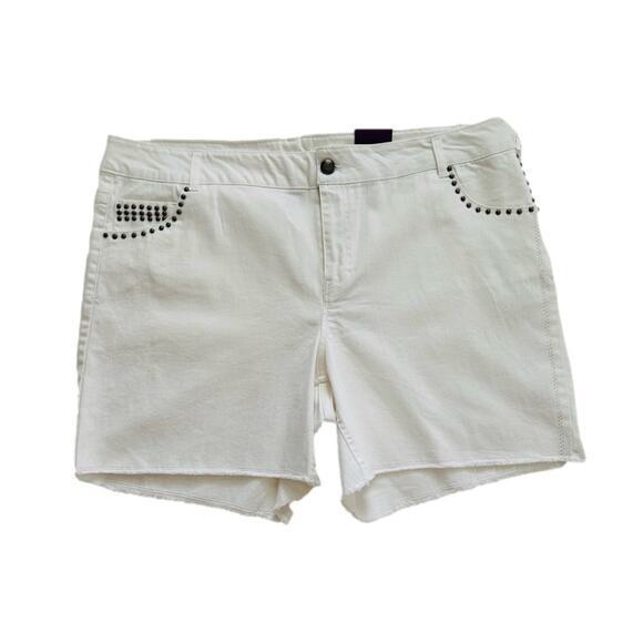 Lane Bryant Shorts White Boyfriend Denim Studded Pockets Frayed Hem Plus Size 24 - Picture 1 of 12